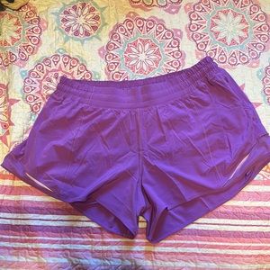 Lululemon Moonlight Magenta Hotty Hot Low Rise Lined Short 4”